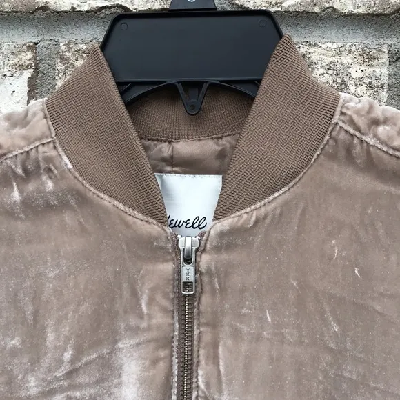🍄 Madewell Luxe Velvet Bomber Jacket