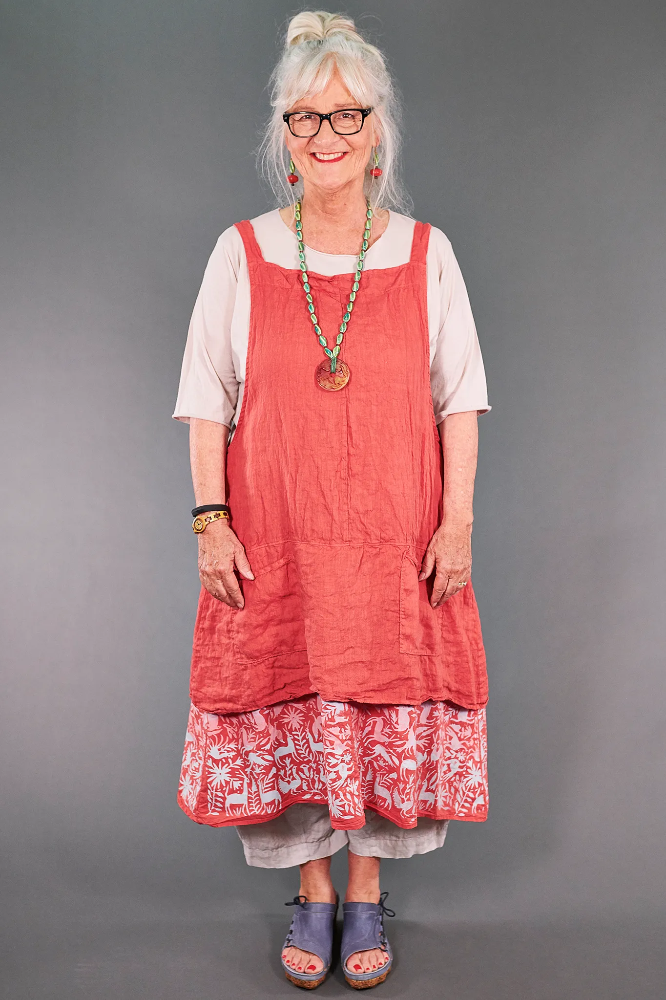 6209 Artist Apron Corallium-P