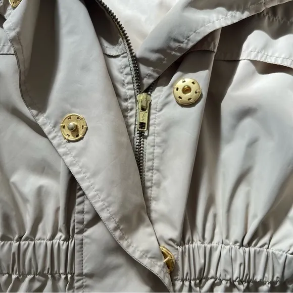 [ali ro] short sleeve cinch waist hooded rain jacket khaki