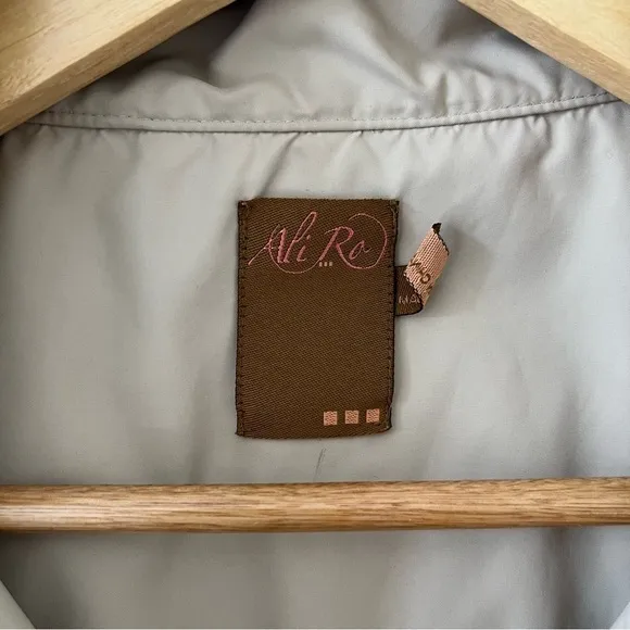 [ali ro] short sleeve cinch waist hooded rain jacket khaki