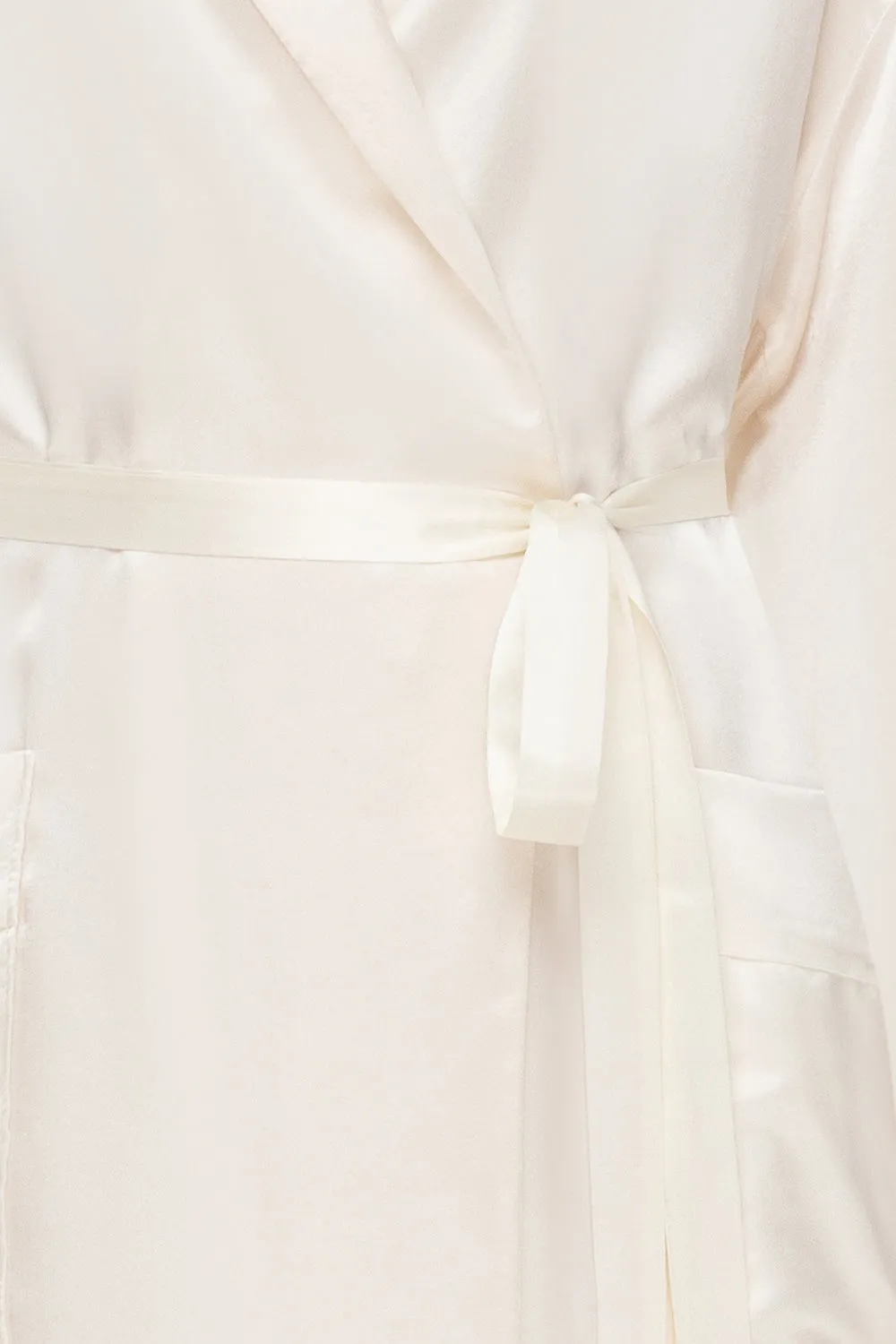 Basic silk robe in white