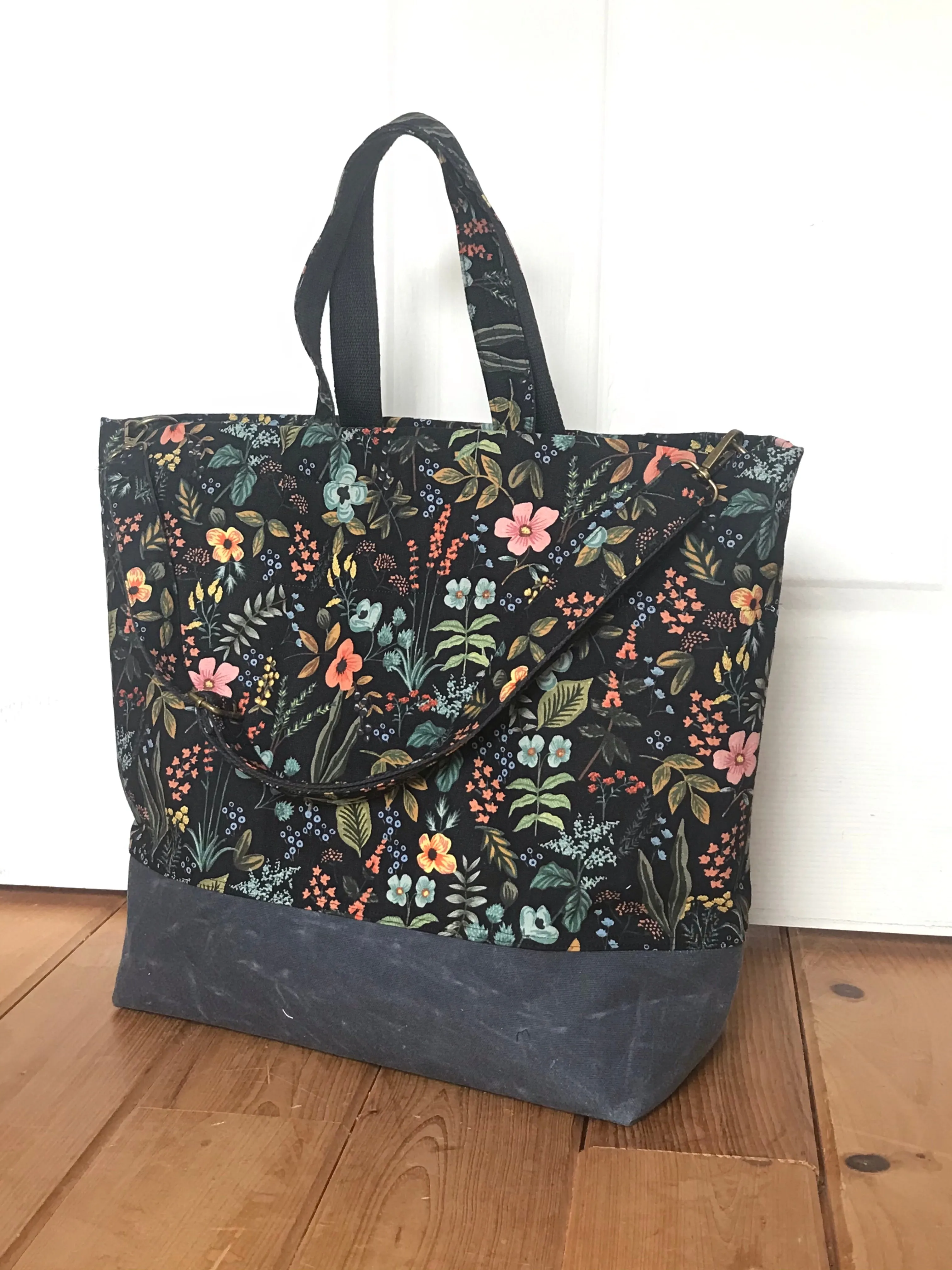 Big Traveller Tote Bag Shale Waxed Canvas & Rifle Paper Co Linen