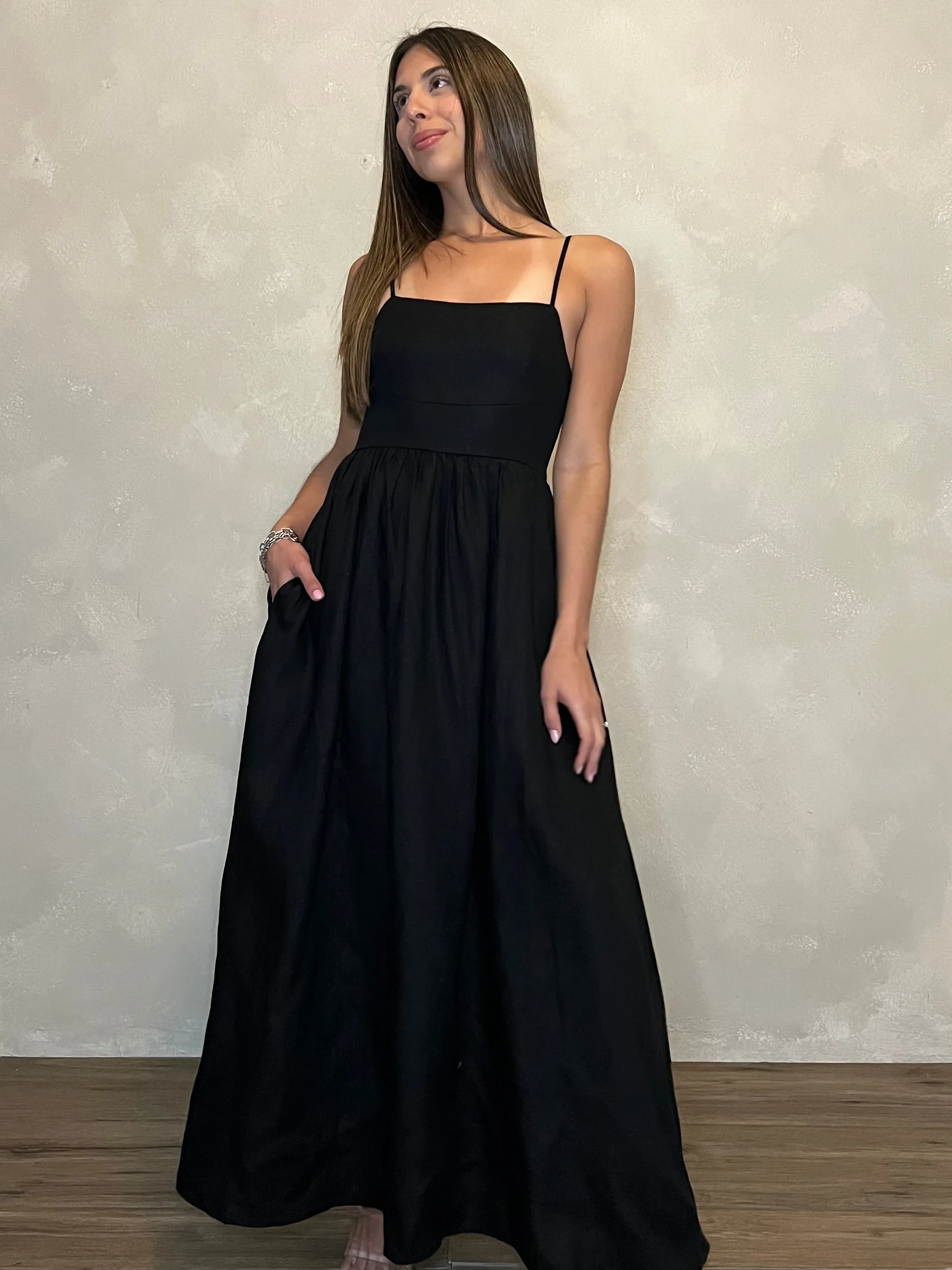 BLACK LINEN MAXI