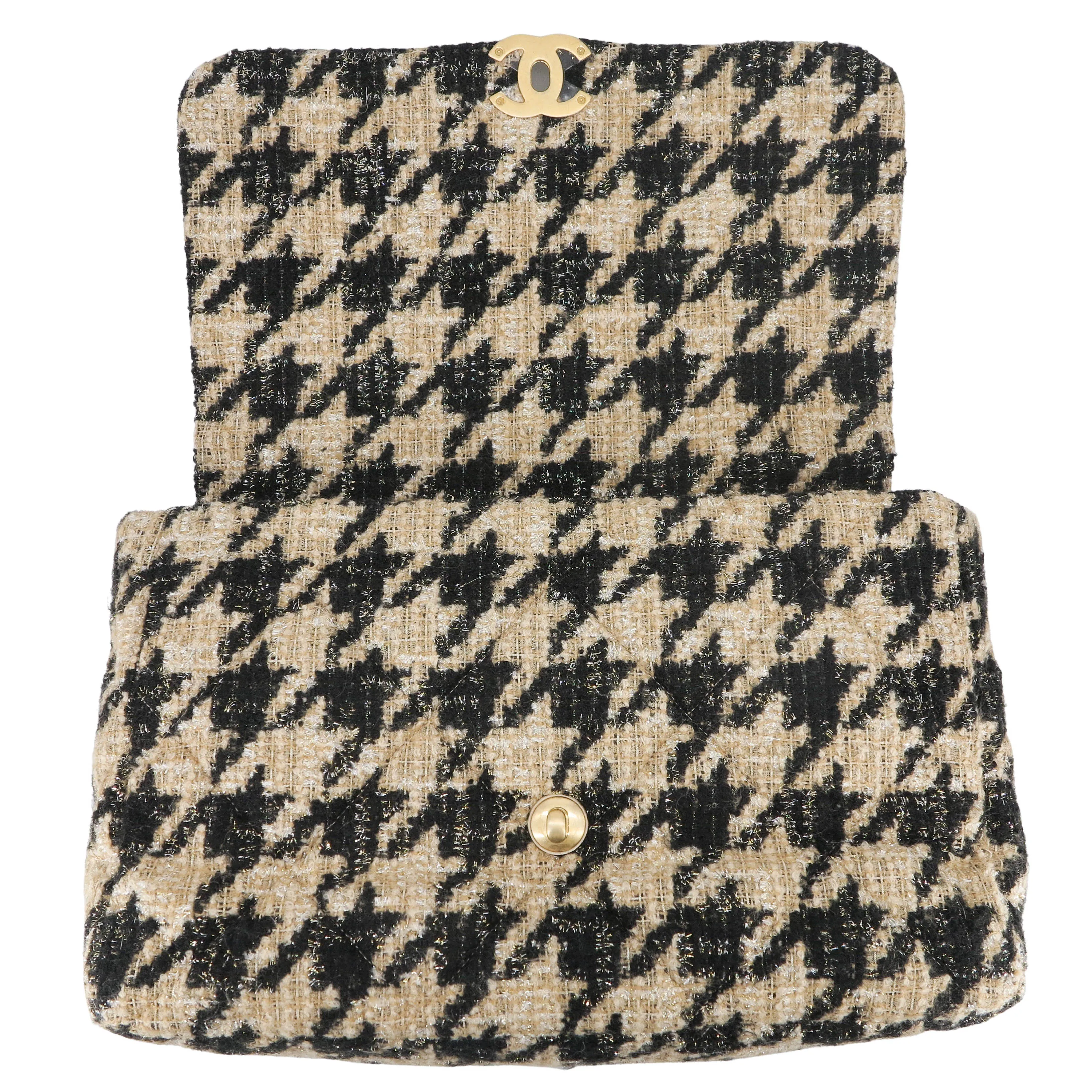CHANEL 19 Maxi Flap Bag in Beige Black Houndstooth Tweed