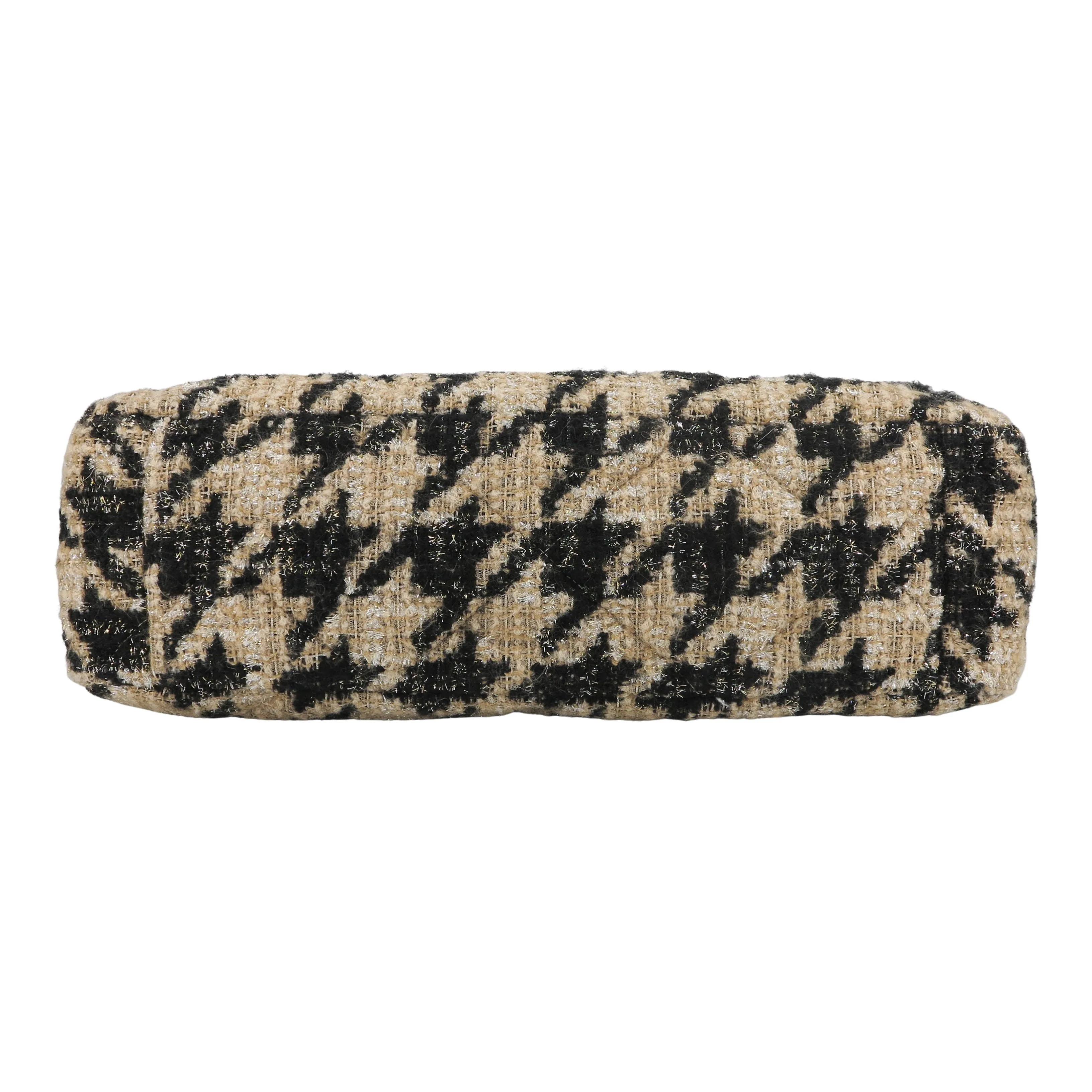 CHANEL 19 Maxi Flap Bag in Beige Black Houndstooth Tweed