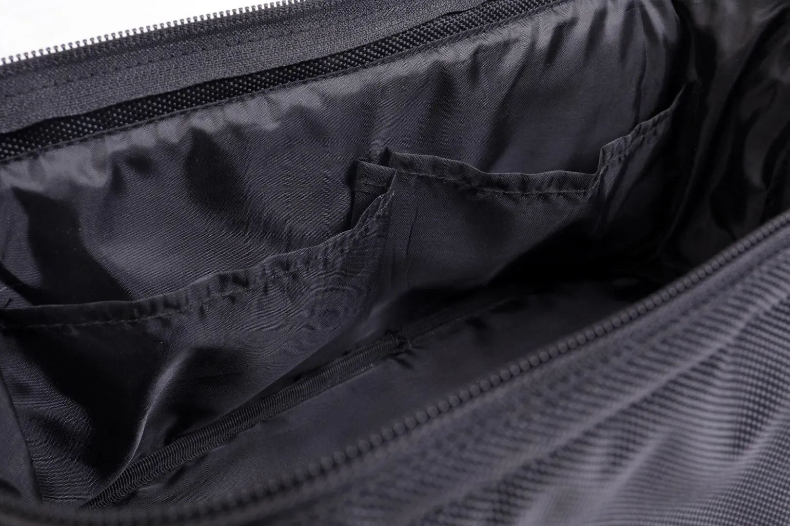 DELUXE Toiletry Pouch