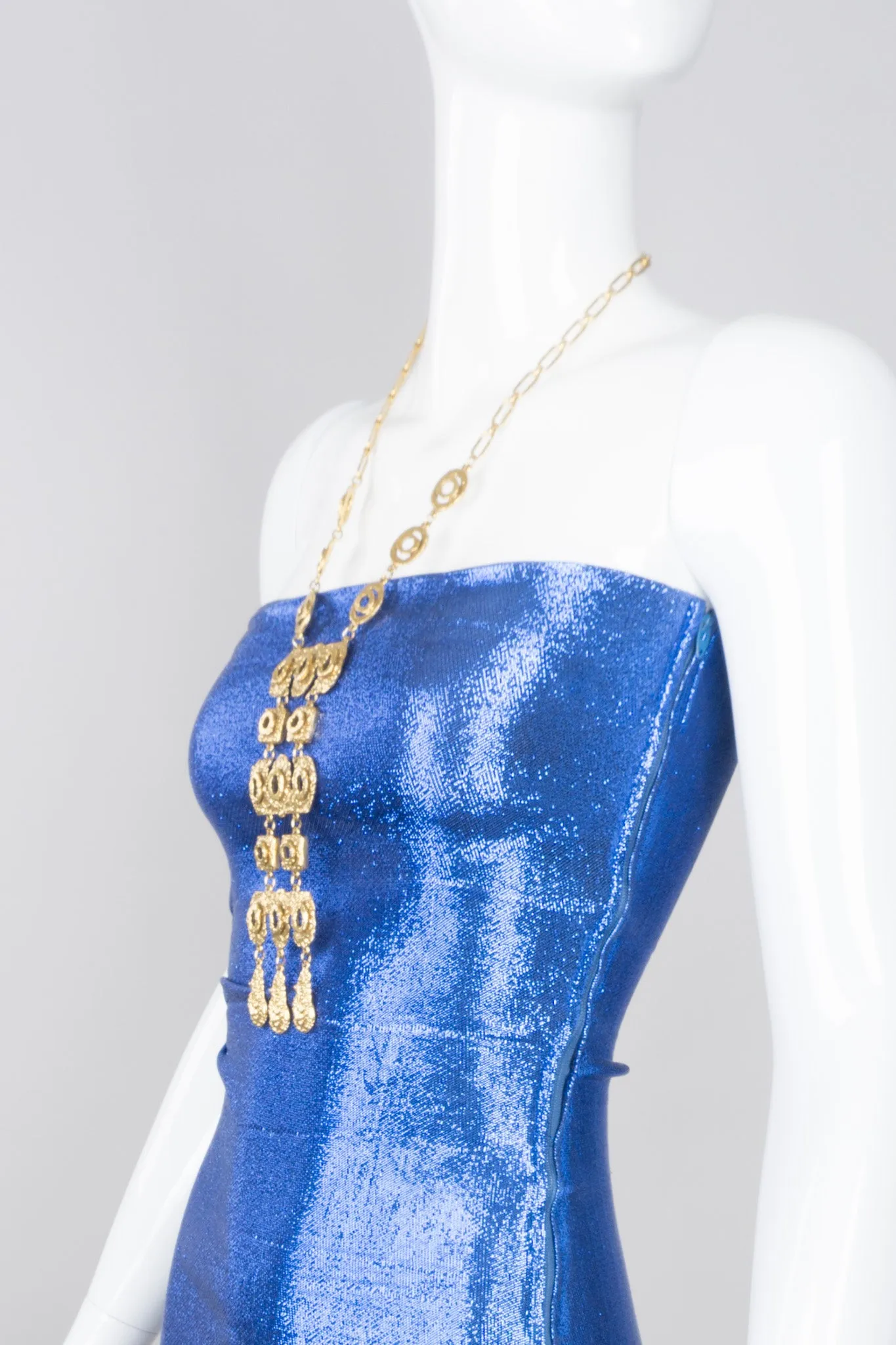 Eyelet Pendant Plate Necklace