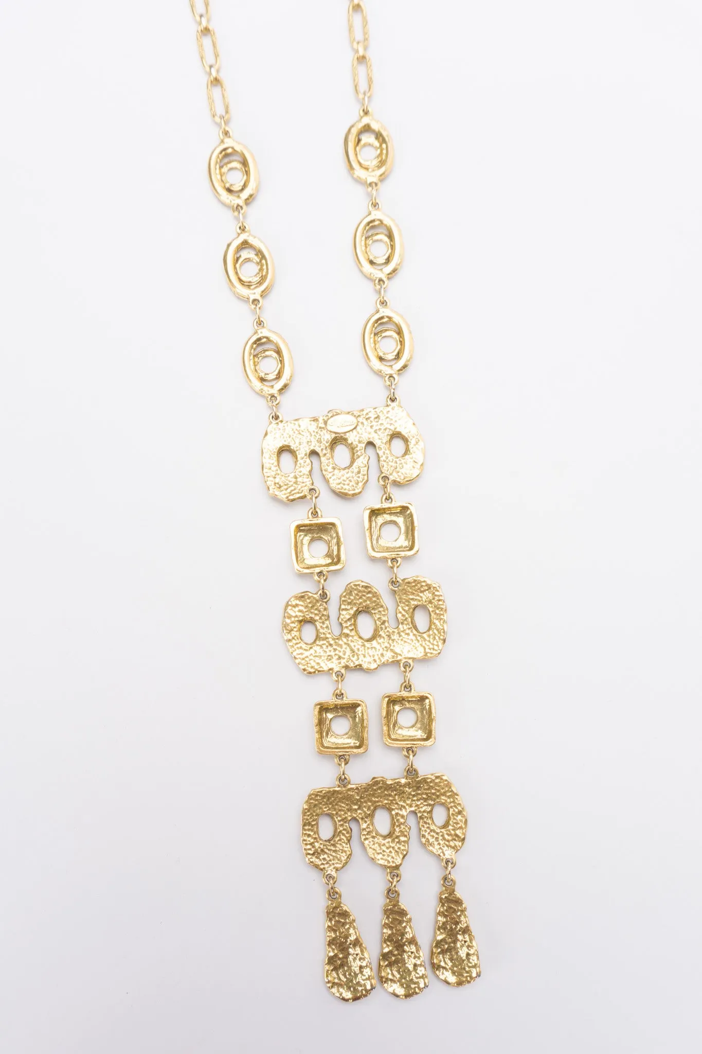 Eyelet Pendant Plate Necklace