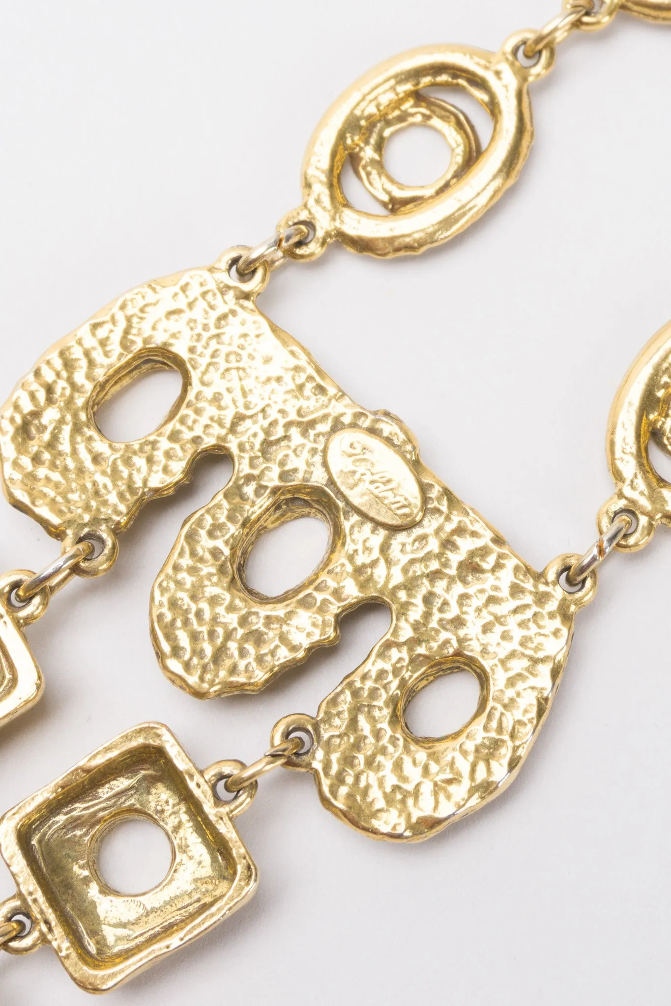 Eyelet Pendant Plate Necklace