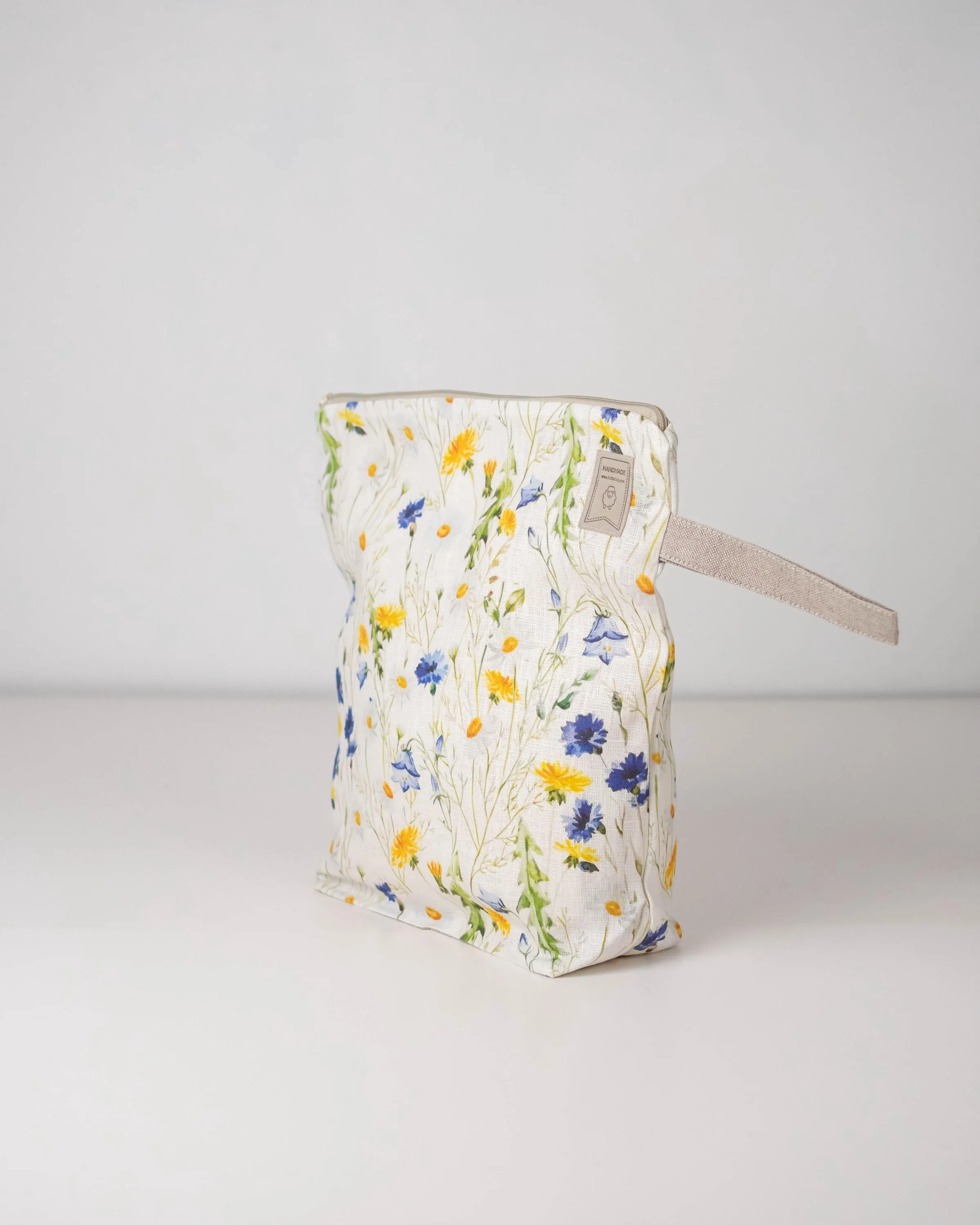 Floral Dream Project Bag - Zippered Work in Progress Yarn Organizer with Dandelion, Daisy, and Bellflower Print