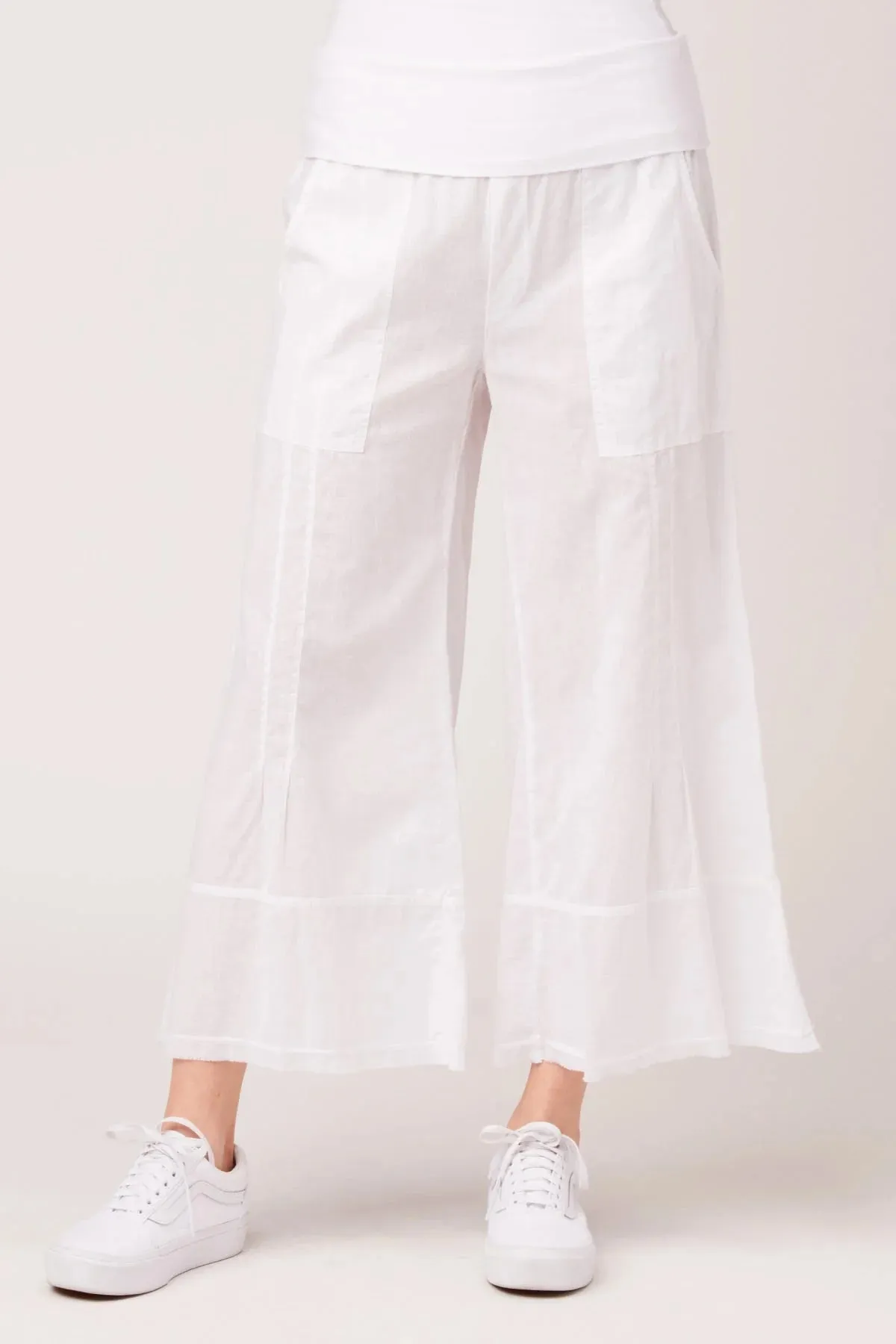 Garni Crop Pant - White