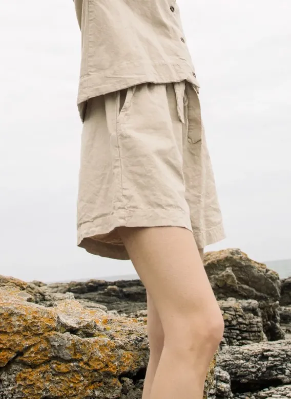 Honor Short in Sand | Beaumont Organic