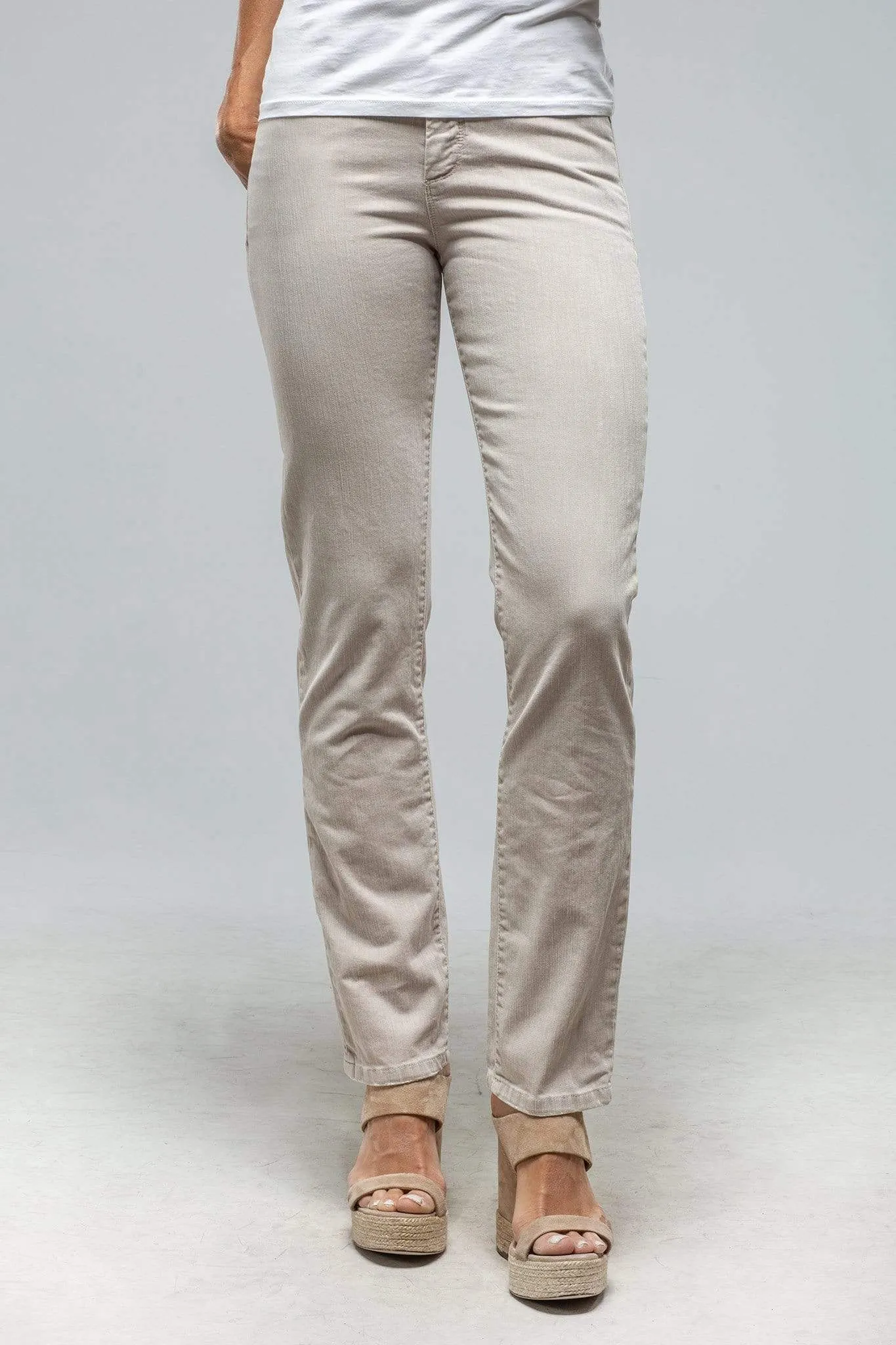 Jonesy Straight Cropped Jean In Stone