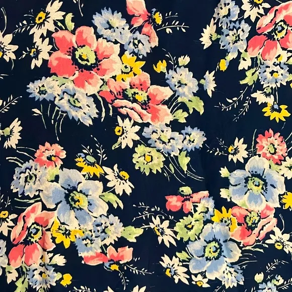Lauren Ralph Lauren 100% Silk 4 Navy, floral,flowy/classic LRL skirt. Gorgeous!