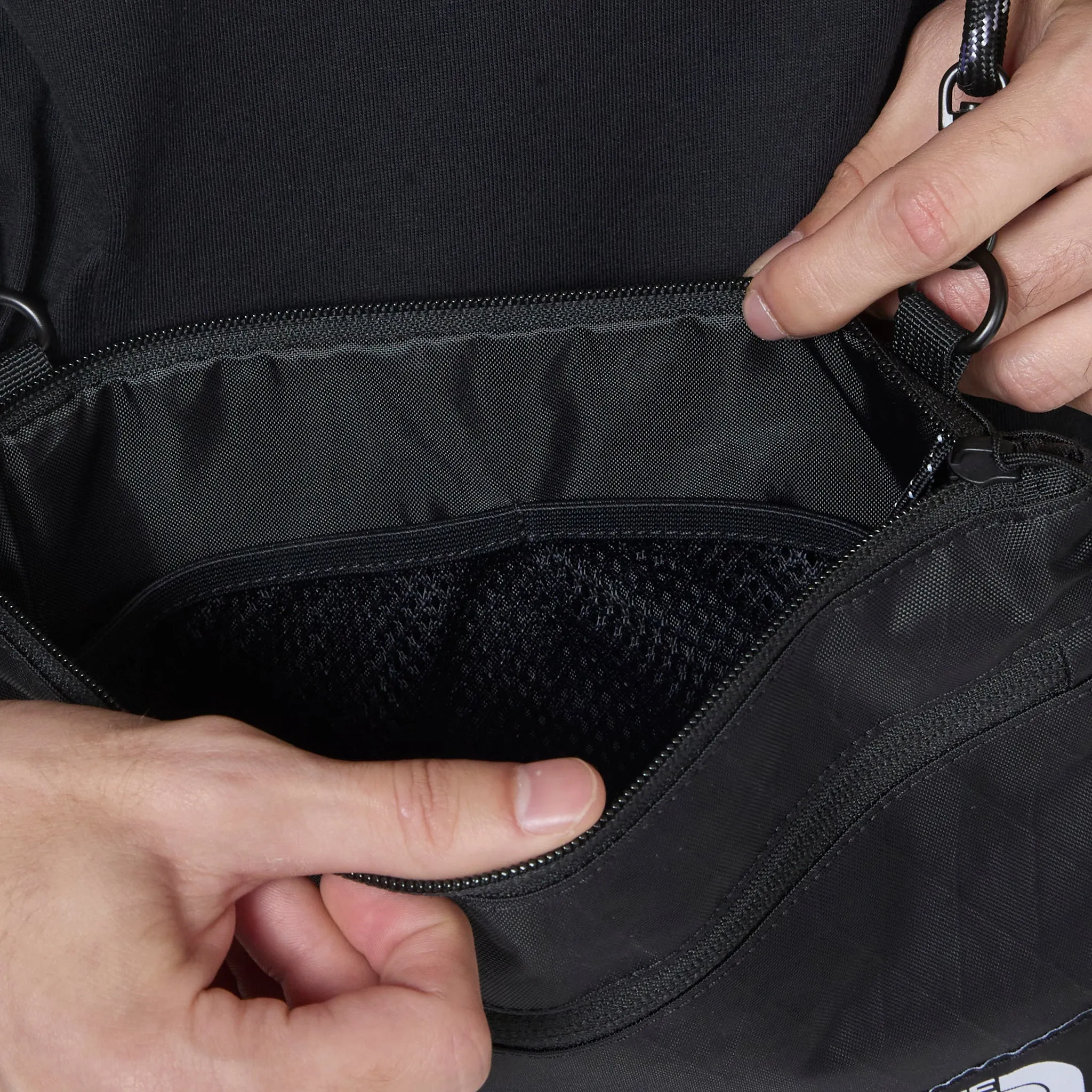 Lightweight Shoulder Bag TNF Black