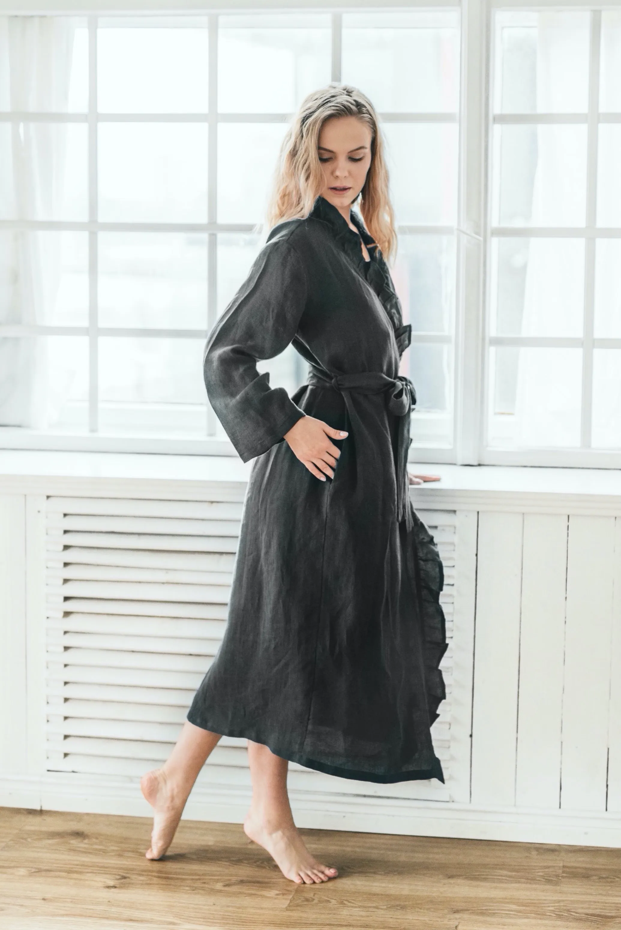 Linen ruffle bathrobe