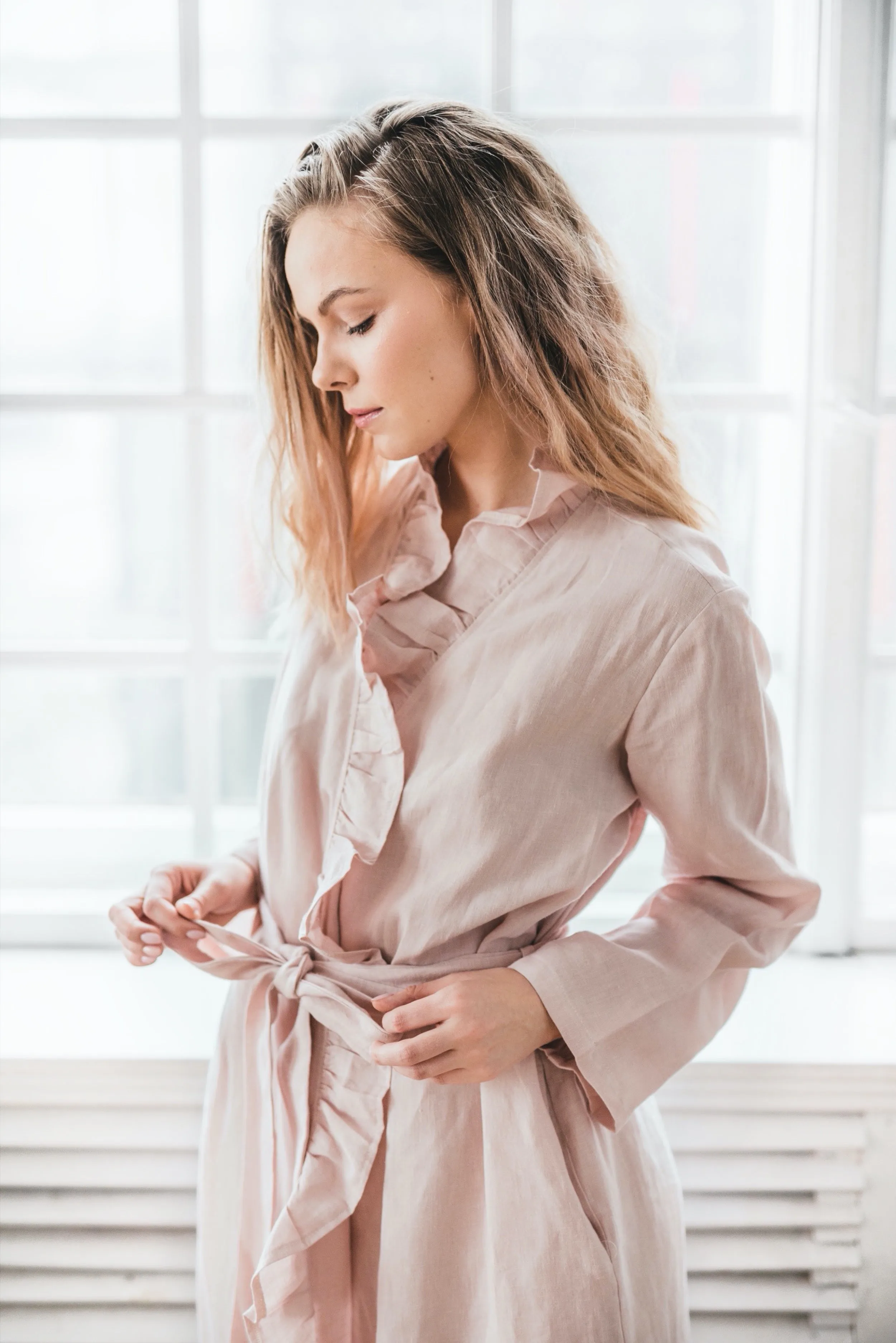 Linen ruffle bathrobe