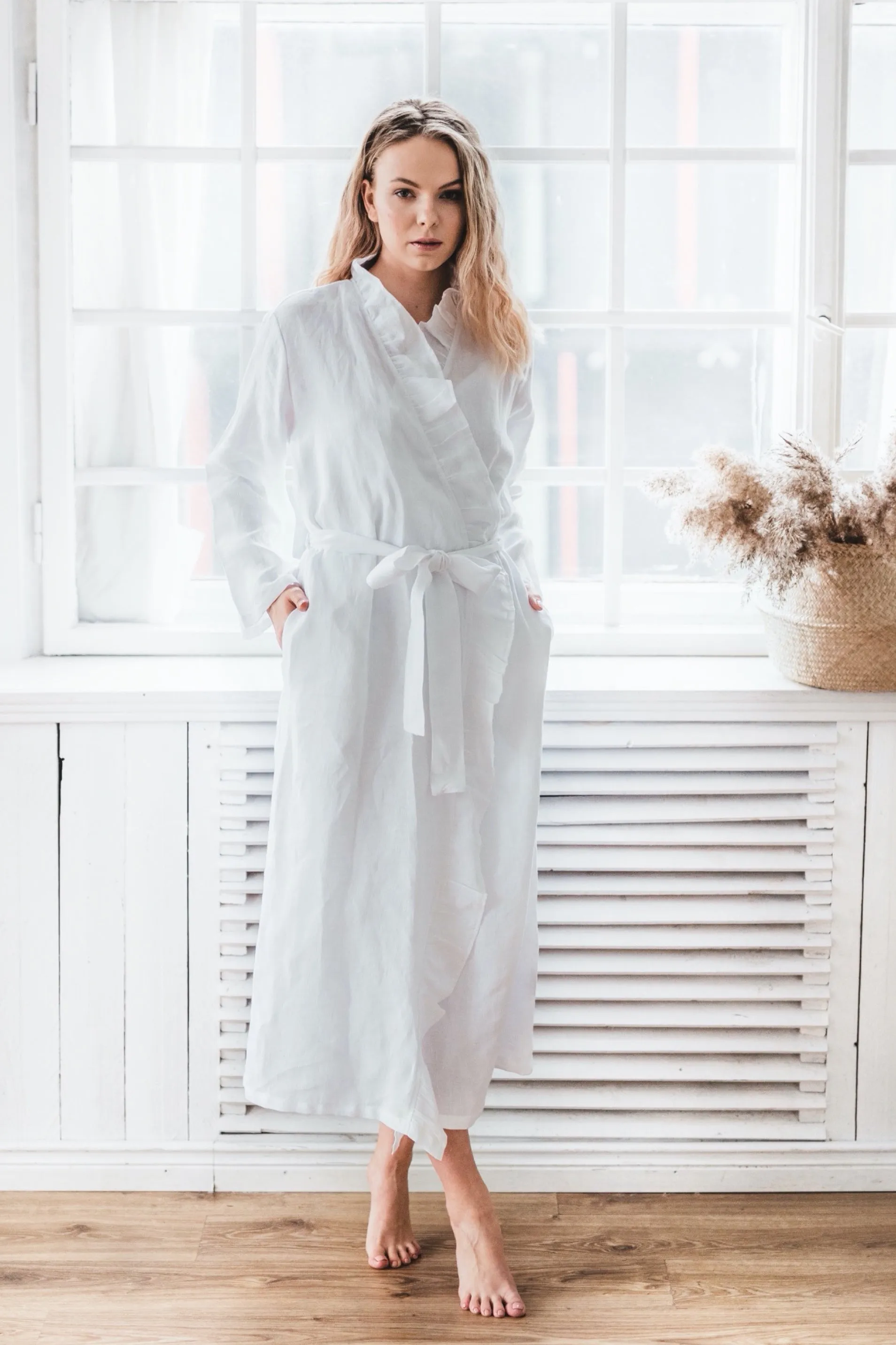 Linen ruffle bathrobe