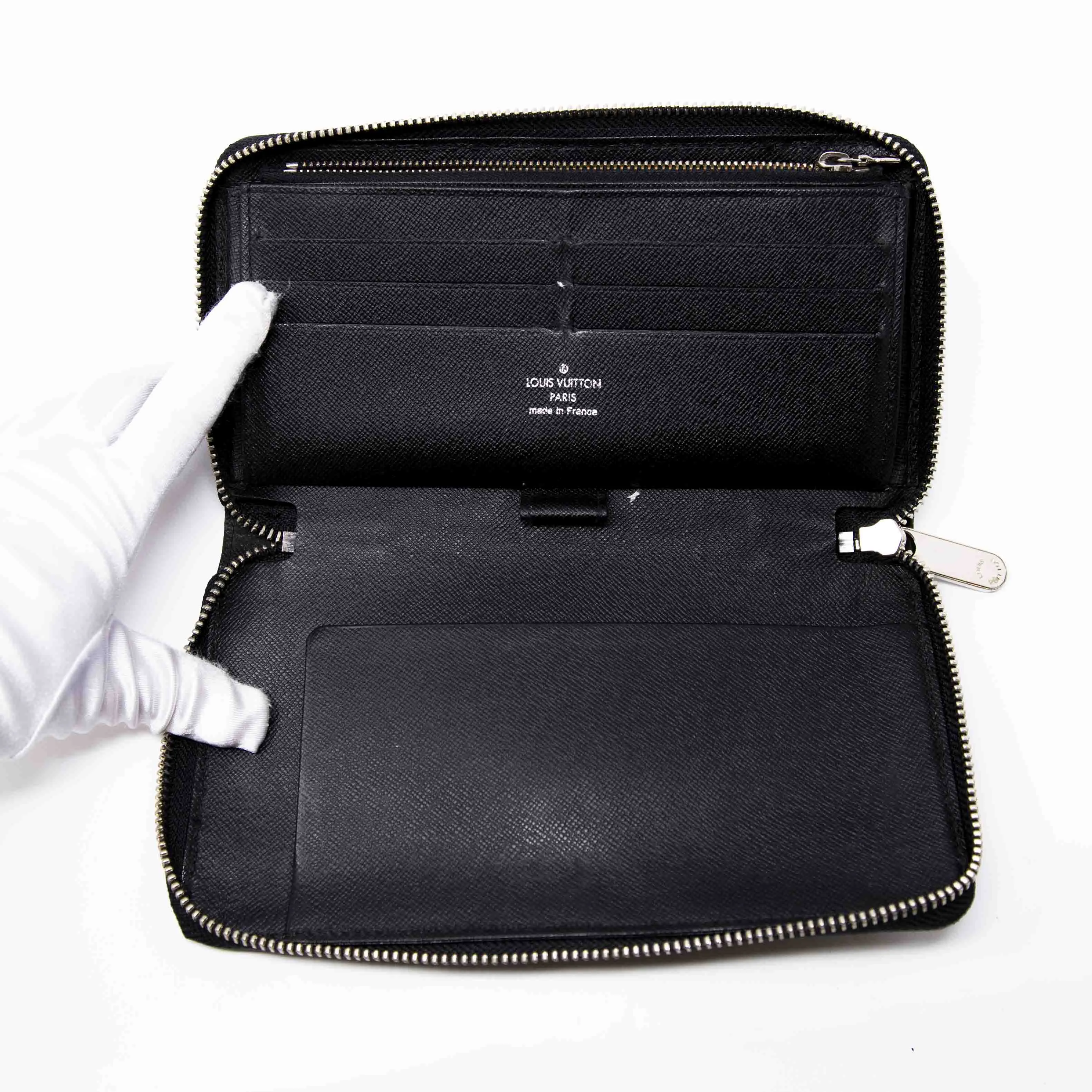 Louis Vuitton Black Epi Zippy Organizer