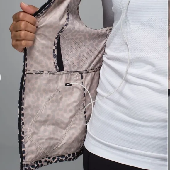 Lululemon Pack-It Vest Ace Spot Grain Black Sz 6