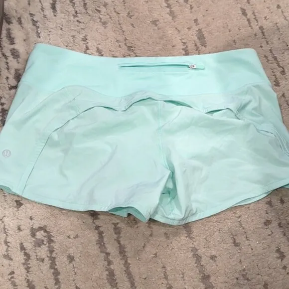 Lululemon Run Times Short II *4&quot; Toothpaste
