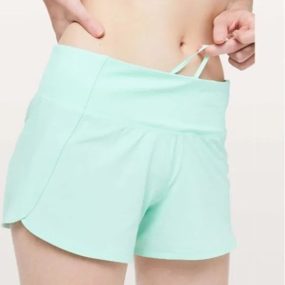 Lululemon Run Times Short II *4&quot; Toothpaste