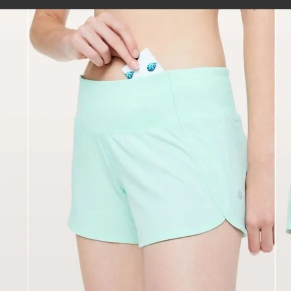Lululemon Run Times Short II *4&quot; Toothpaste