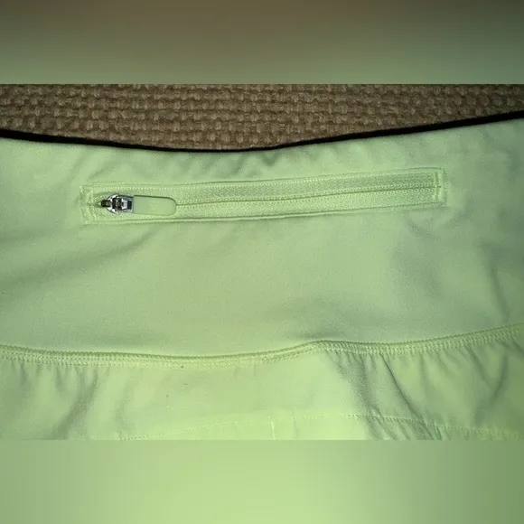 Lululemon Run Times Short II in Fluro‎ Citrus, Size 4