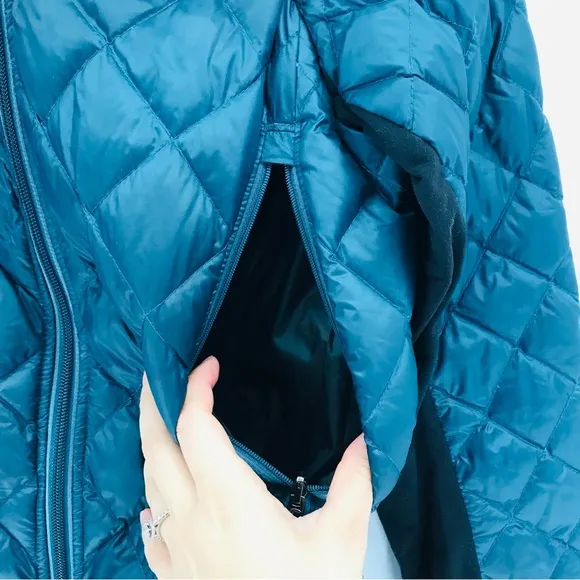 Lululemon Run Turn Around Reversible Jacket in Alberta Lake / Black Size XS