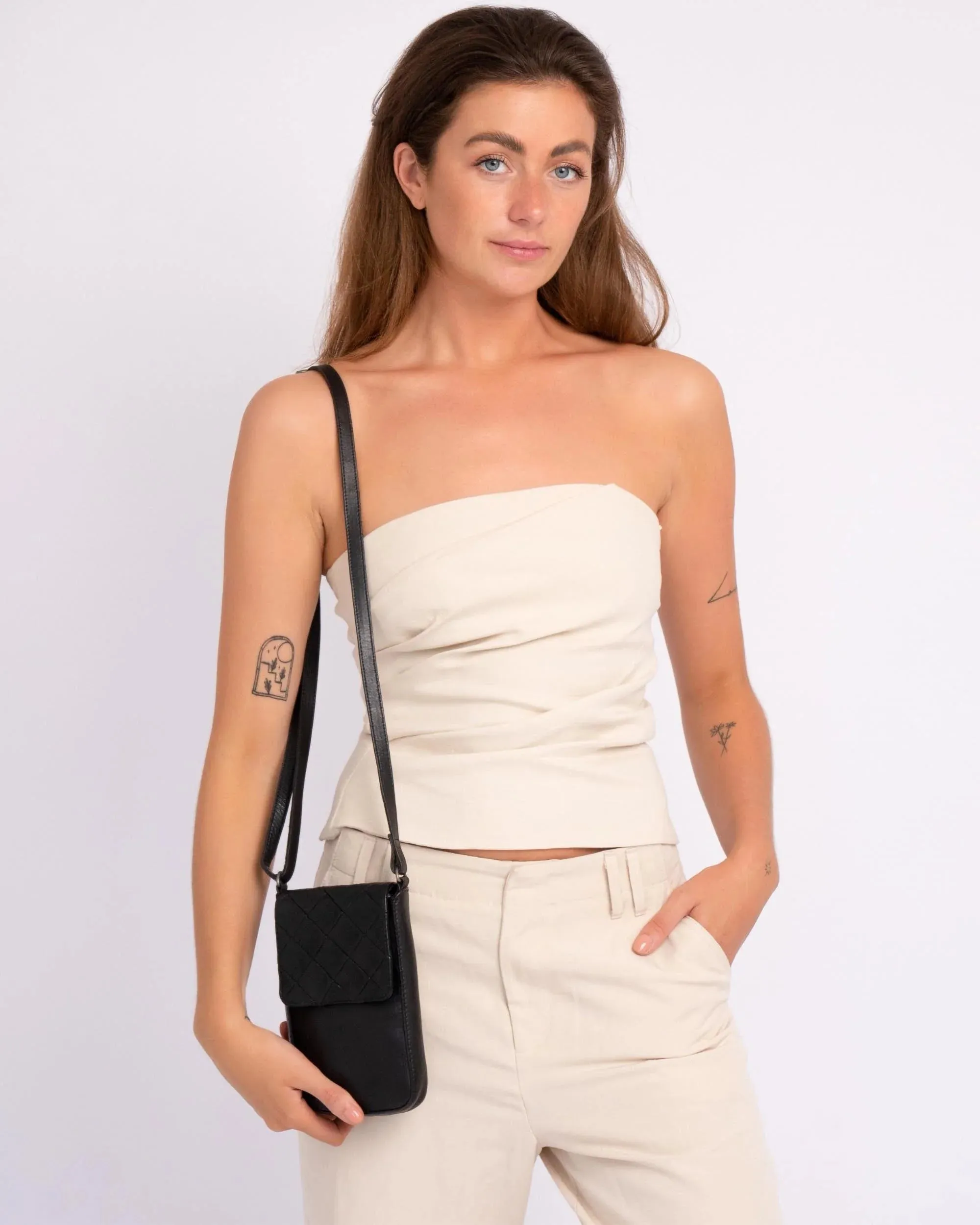 Muller | Diamond Patterned Leather Phone Bag