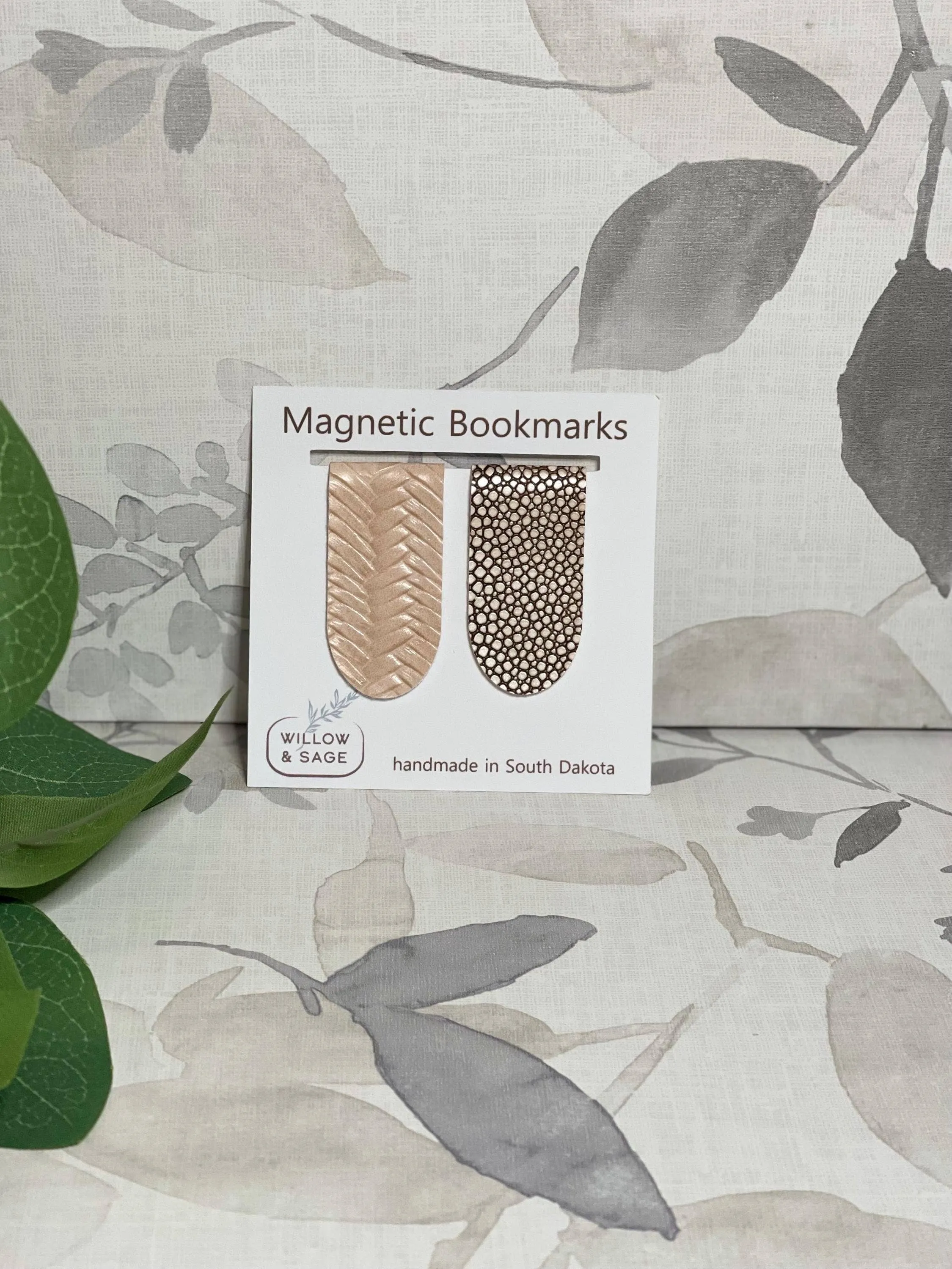 Neutral Magnetic Bookmark Pair