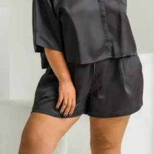 New Ettitude Sateen Shorties size Xxl New!