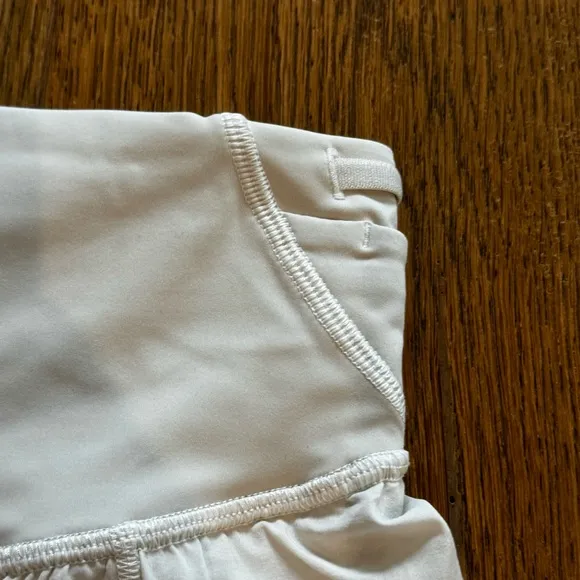 New Lululemon Nulux Road to Trail Lined off white High-Rise Short. Sz 8.