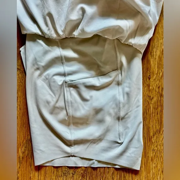 New Lululemon Nulux Road to Trail Lined off white High-Rise Short. Sz 8.