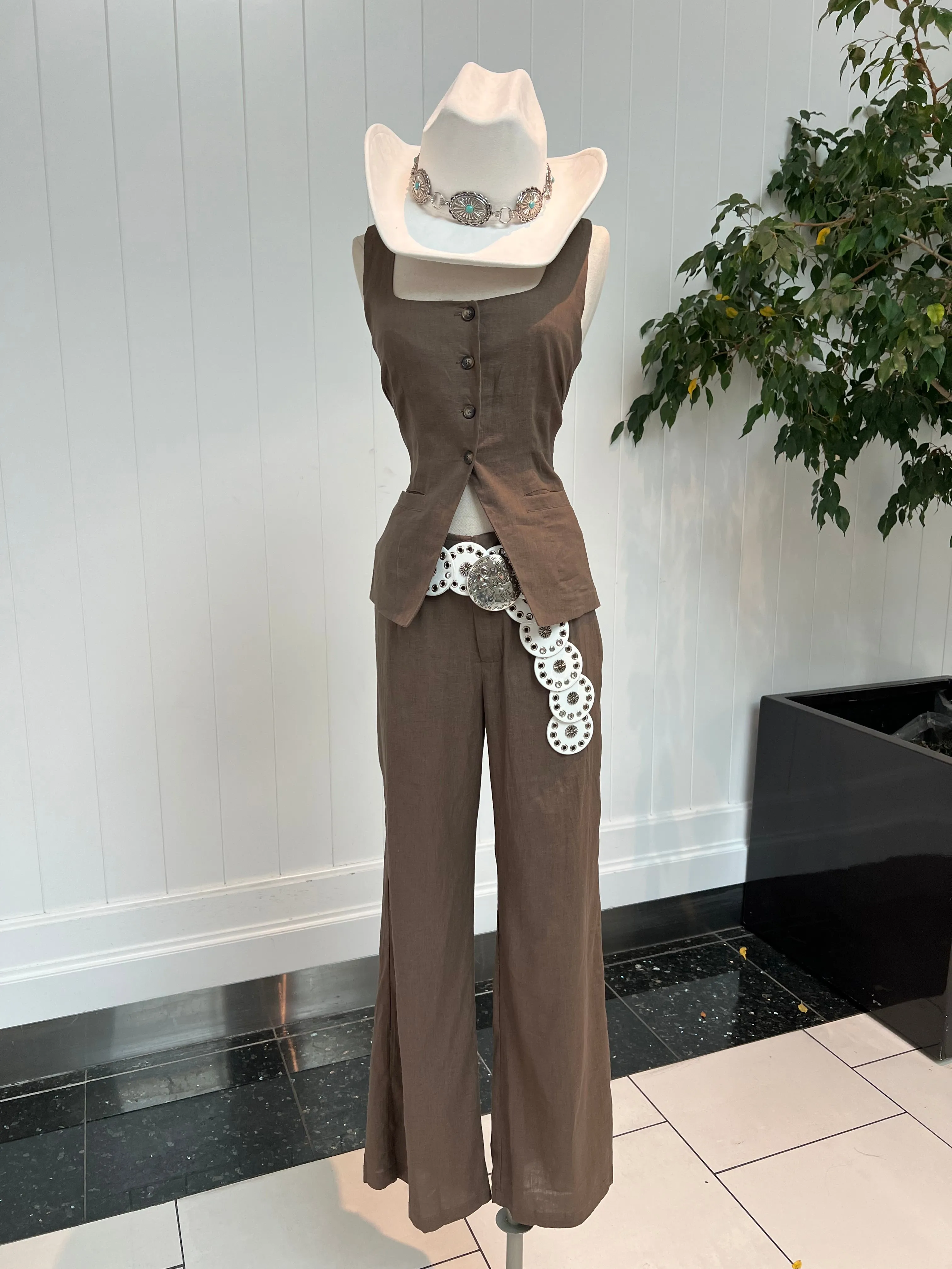 Next Destination Linen Set