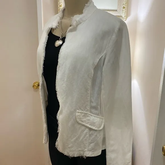 NWOT Frank Lyman Open Front White Woven Jacket Size XS / TP.