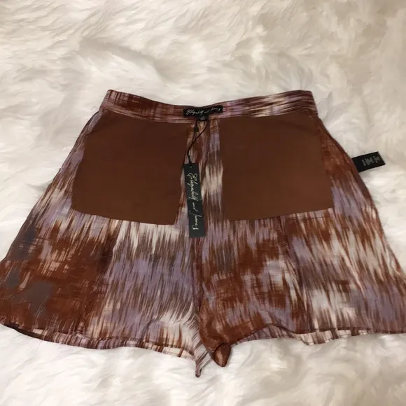 NWT Elizabeth and James Kayla Printed  Silk Short