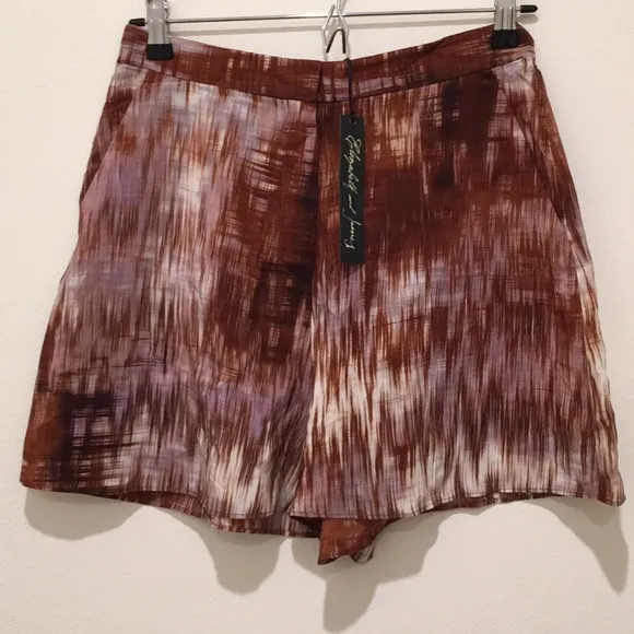 NWT Elizabeth and James Kayla Printed  Silk Short