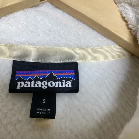 Patagonia Re-Tool Snap-T Fleece Pullover in Raw Linen White size small