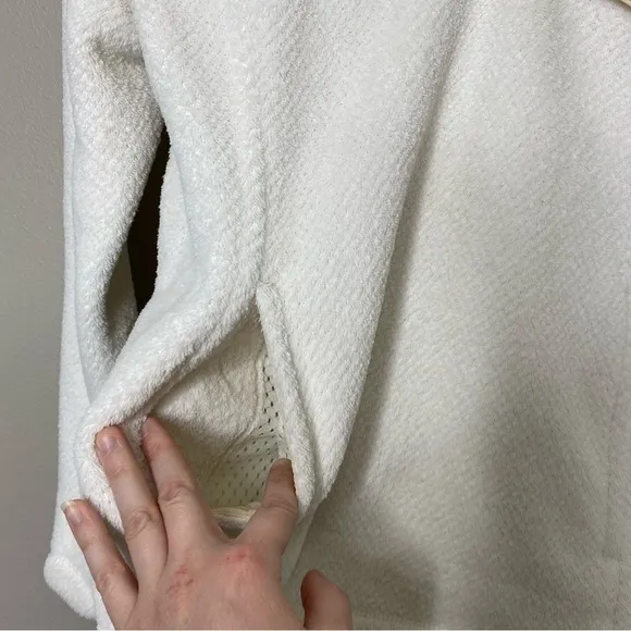 Patagonia Re-Tool Snap-T Fleece Pullover in Raw Linen White size small