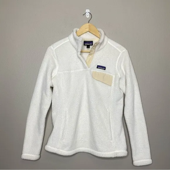 Patagonia Re-Tool Snap-T Fleece Pullover in Raw Linen White size small