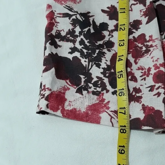 Peruvian Connection 100% Linen Short Floral Red and White Zippered Size 12