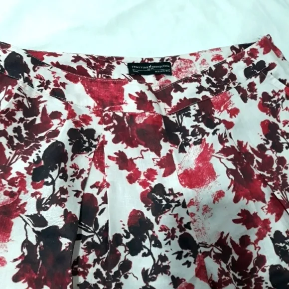 Peruvian Connection 100% Linen Short Floral Red and White Zippered Size 12