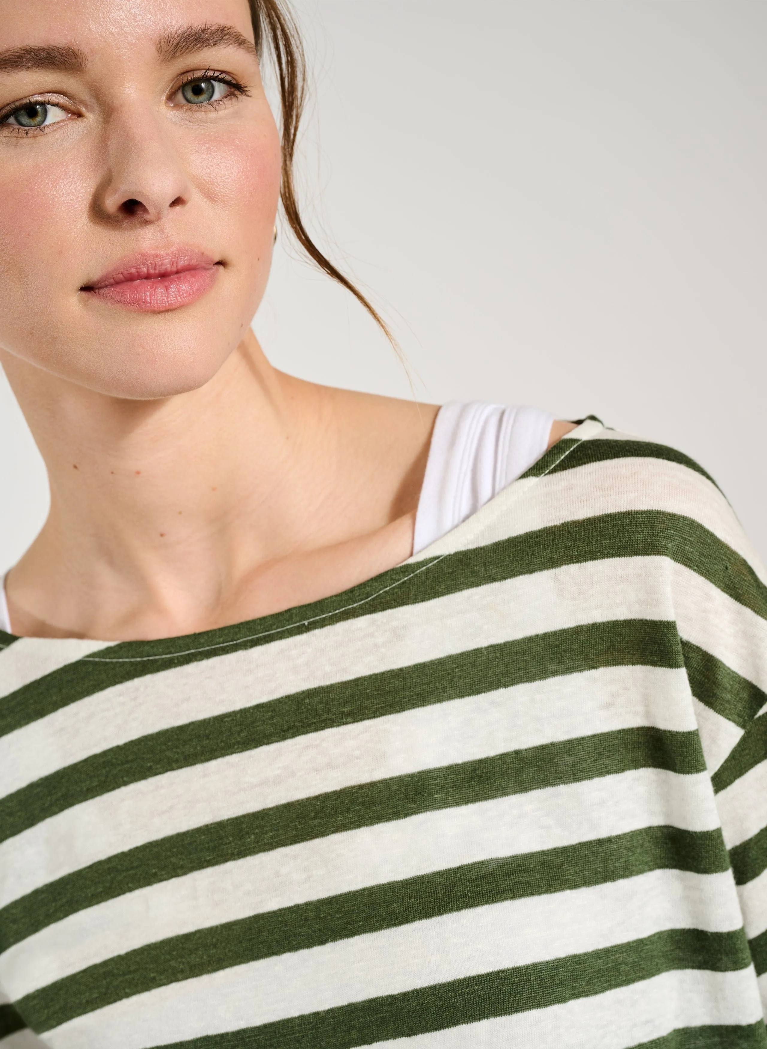 Rhonda Linen Tee | White & Khaki