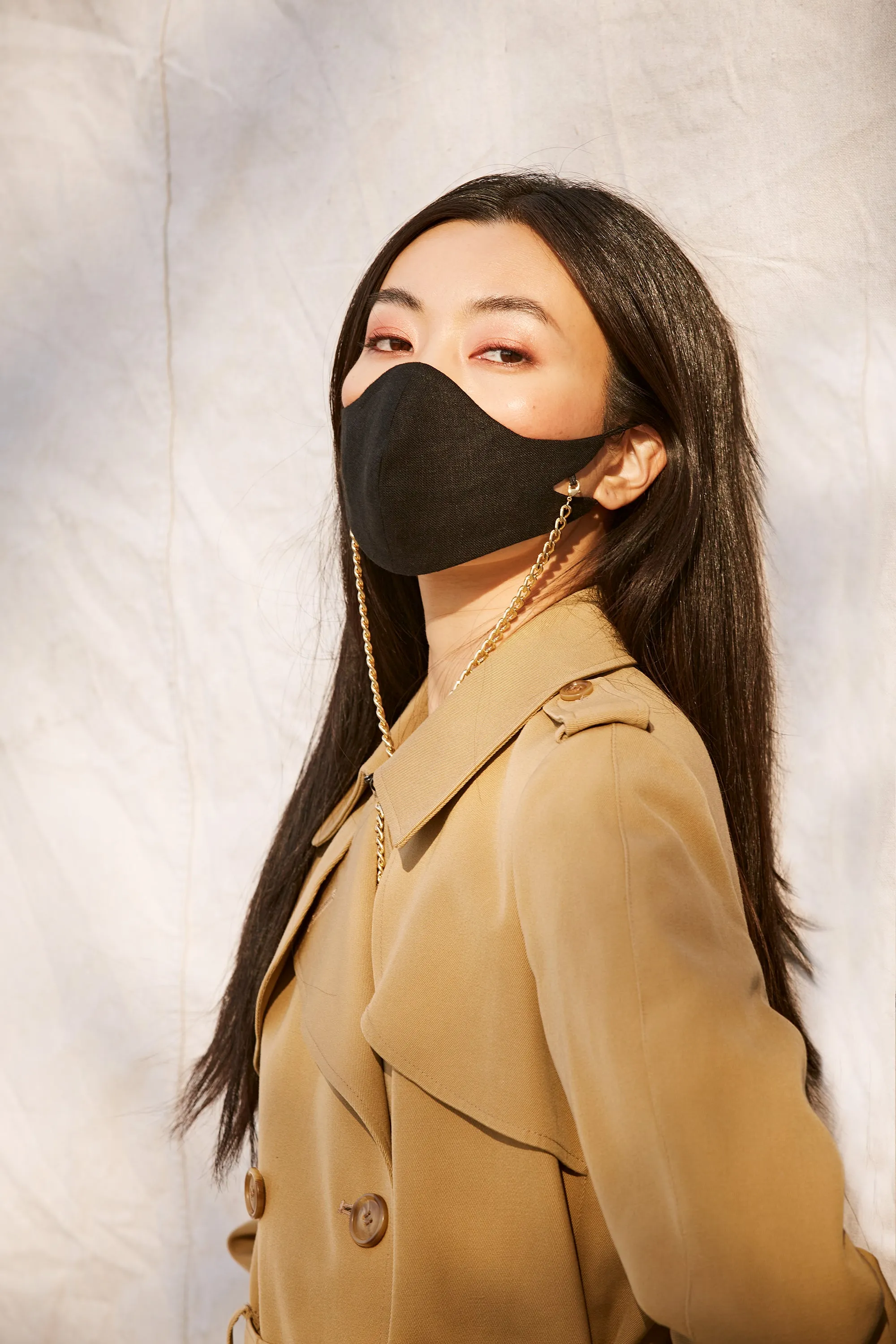 The Classic Tina Mask in Black with Gold Chain