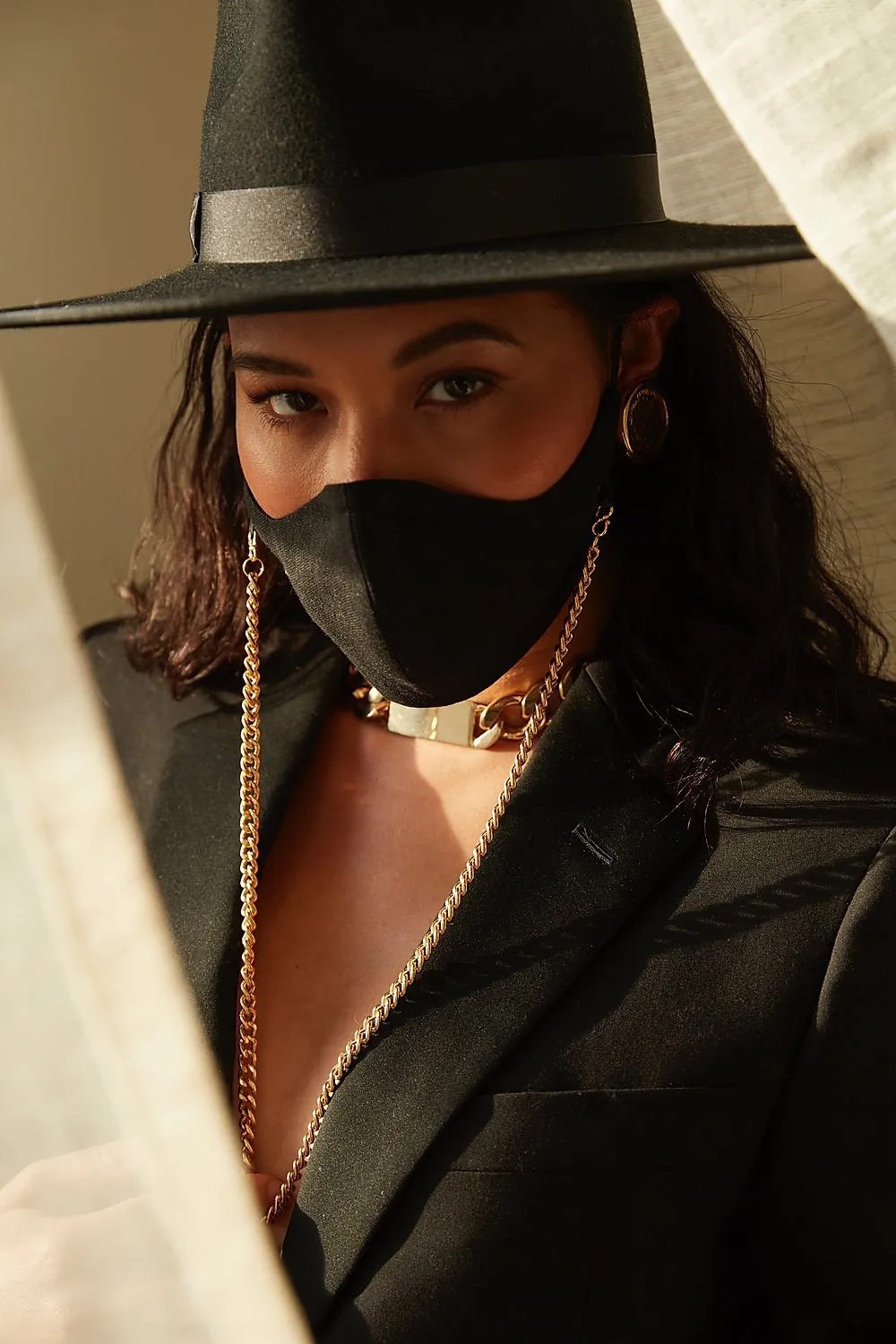 The Classic Tina Mask in Black with Gold Chain
