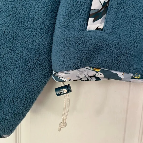 {The North Face} Liberty Cragmont Pullover Fleece in Teal - Women's Large