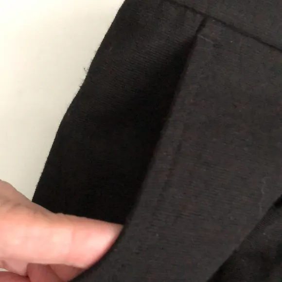 Vince Shorts Black SZ 8 Linen Cotton Polyester Like New!