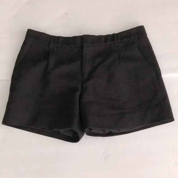 Vince Shorts Black SZ 8 Linen Cotton Polyester Like New!