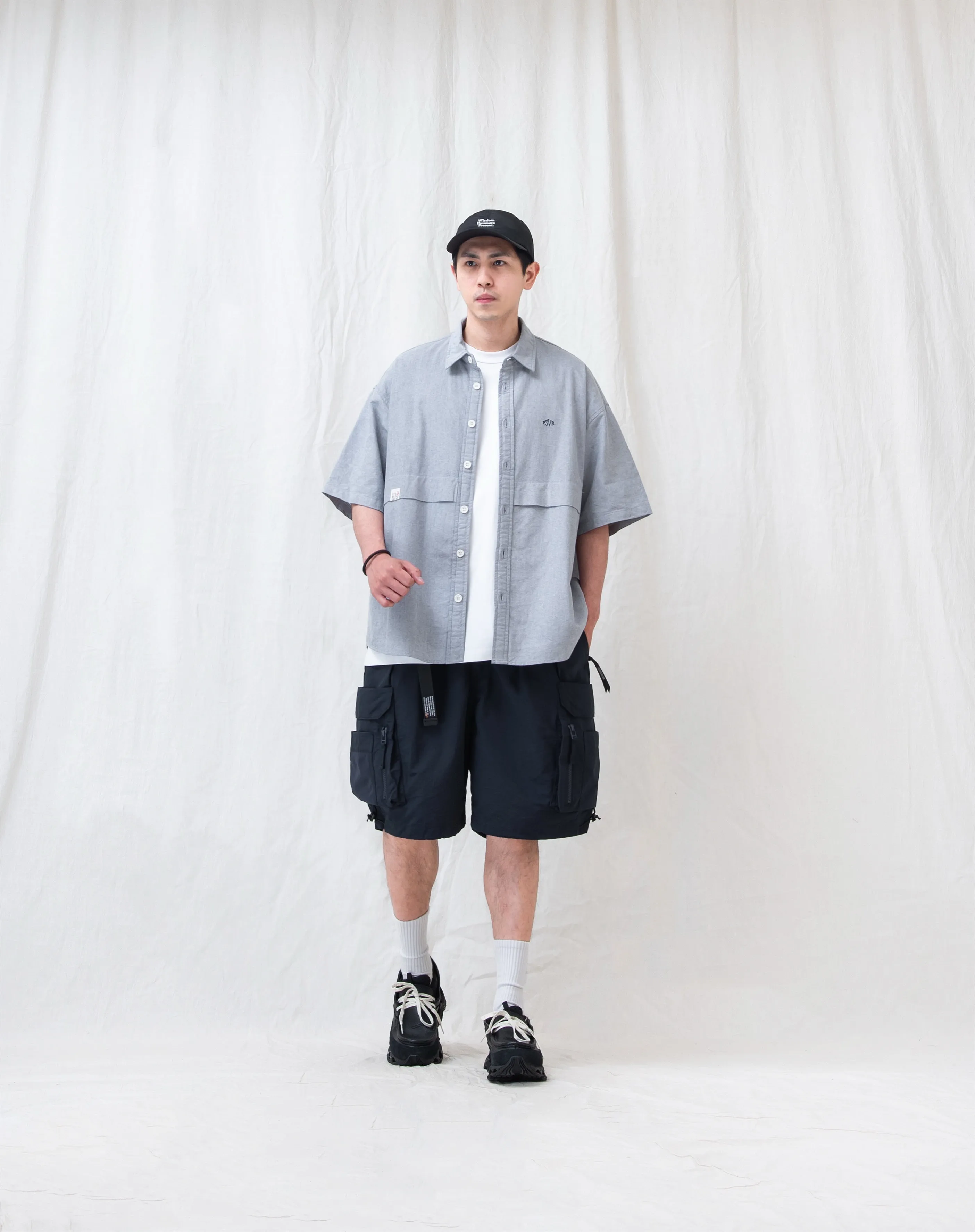 WATER-REPELLENT FUNCTIONAL CARGO SHORTS